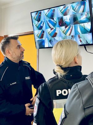 policjanci na praktykach z policjantami litewskimi